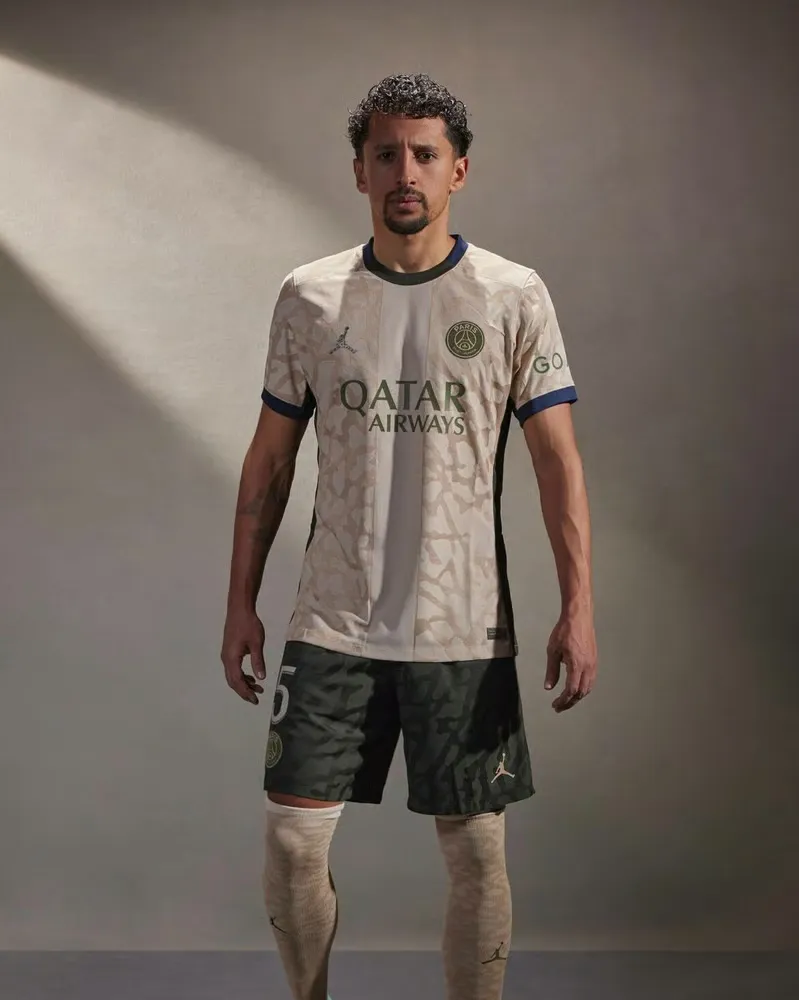 Short quatrième PSG 2023/24 pour homme