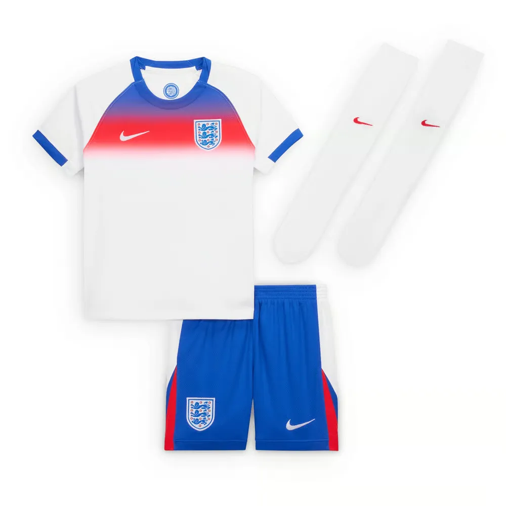 Tenue domicile enfant Angleterre 2025