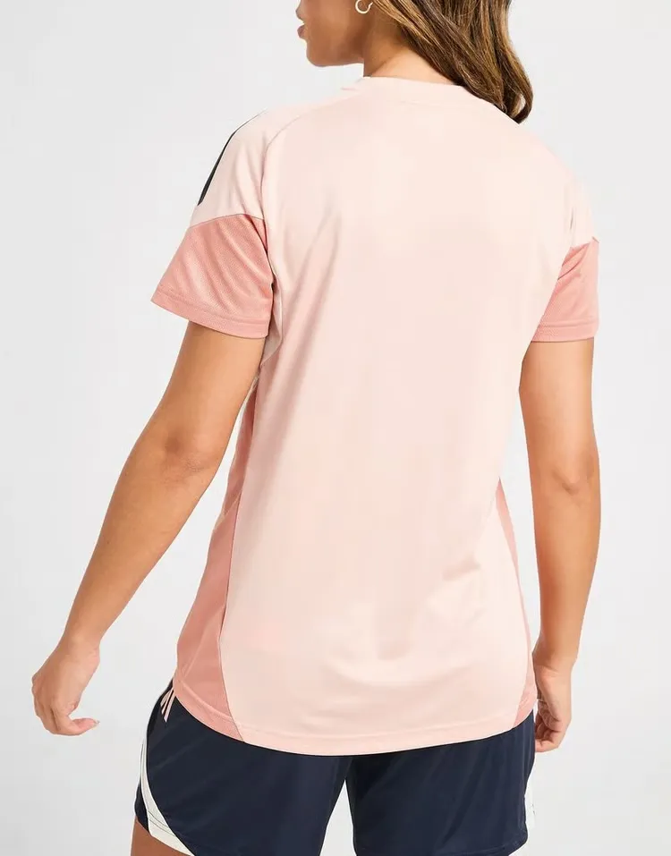 1685263_0C29C75A-6625-8C45-D96C-421D8E2E7708