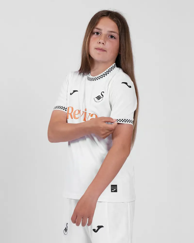 1688576_3015C030-BDB0-DB46-7FAD-F91D01FF8660