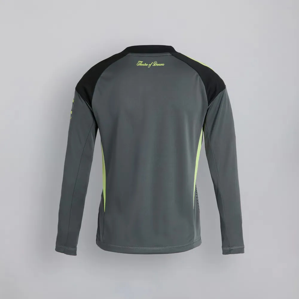 1690035_A7C1C2B3-5576-8678-E65E-B03C4D3EEA29