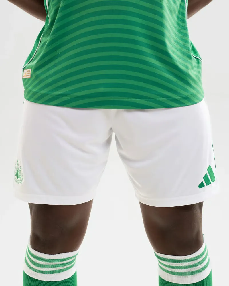 1690990_BF1BE7DE-A3FB-9836-1550-5B9636A0C273