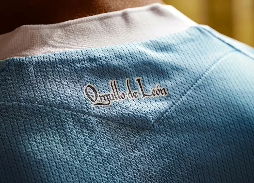 Maillot enfant Cultural Leonesa 2025/26 Quatrième – Image 2