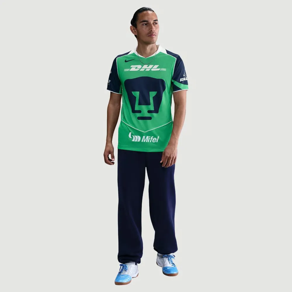 2580538_0409B3A2-8457-AD51-2C84-21DE8A802432