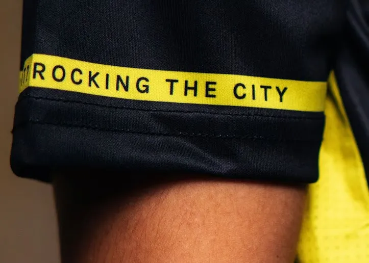 Homme Brentford 2025/26 Maillot Spécial Hard-Fi CCTV – Image 4