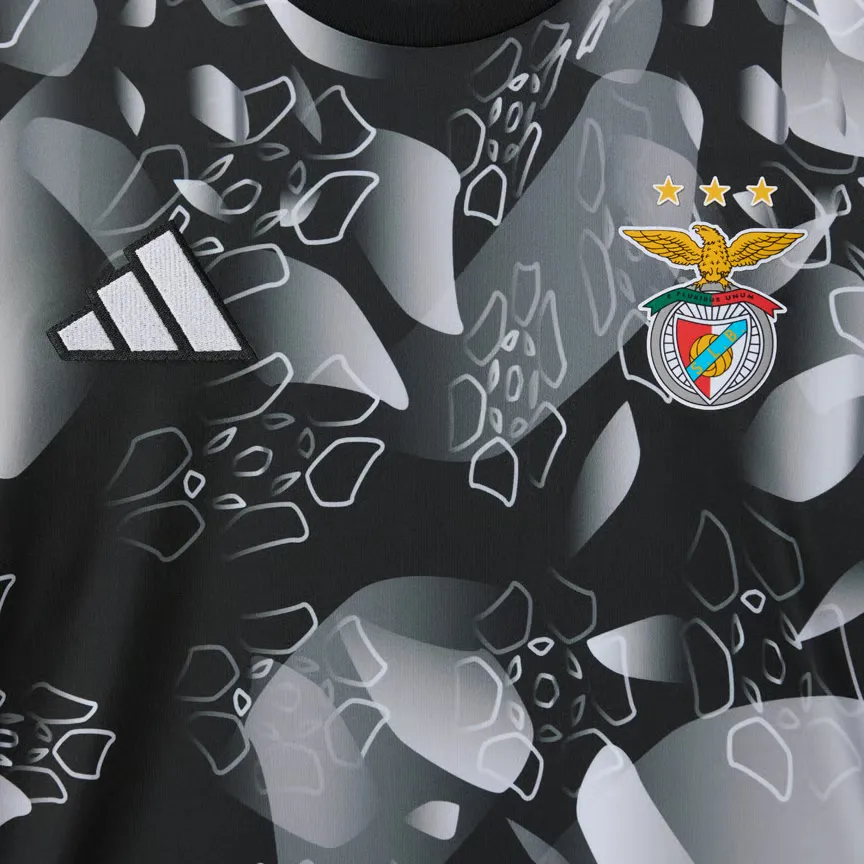 2581090_A3CC710E-921B-4819-C57F-D56EE9CD56D9