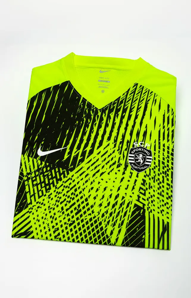 2581113_4ED2097B-E3F6-3952-07CF-8064646B9D0A